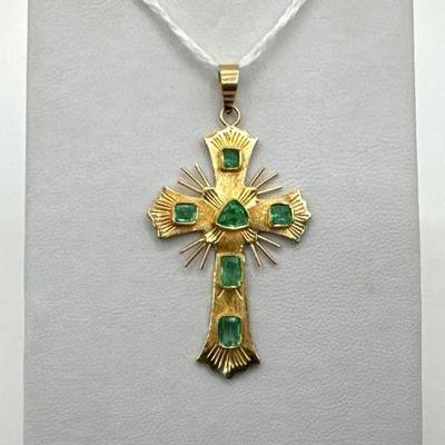 #742 • 14K Gold Emerald Cross Pendant, 2.41g
