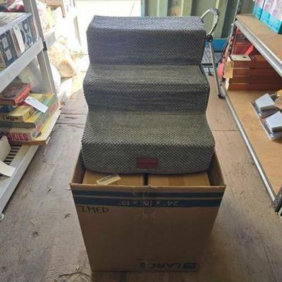 #3036 • NEW!!! (7) ShinHye 3-Step Dog Stairs