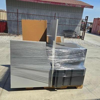 #80614 • Office Desk with Filling Cabinets