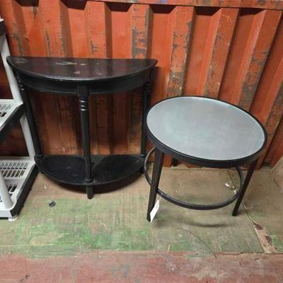 #6800 • 2 End Tables