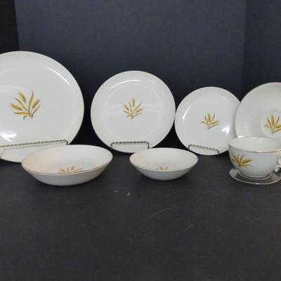 Vintage c. 1960s Taylor, Smith & Taylor "Wheat" 7-Piece Place Setting