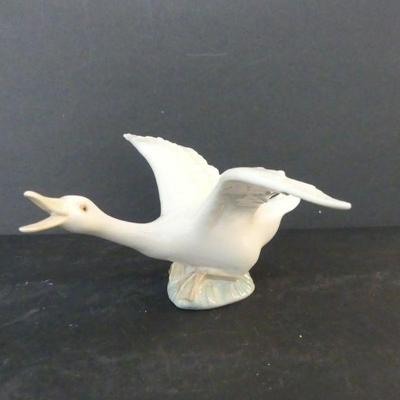 Vintage 1977 Retired Lladro Duck Taking Flight #1264