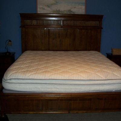 KING Bed with 4 drawers under bed.
