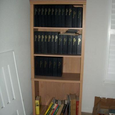 Light Oak Bookcase ; 31 Years of "Fine Woodworking" Archived ; Wood working books.