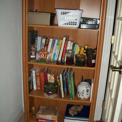 Bookcase ; Books ; Decor items.