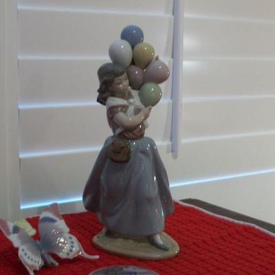 Vintage Lladro porcelain "Balloon Seller" figurine