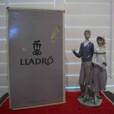 Vintage Lladro Porcelain "Golfing Couple" figurine with box.
