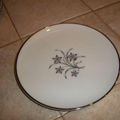 Dinner plate