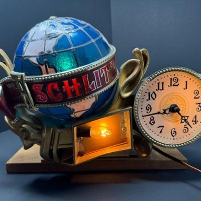 Vintage Schlitz Light Up Globe Motion Advertising Beer Clock -1976	