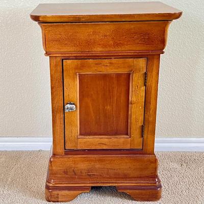 Hooker Furniture Nightstand with Decorative Bear Hardware