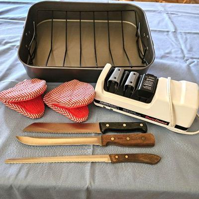 Thanksgiving Lot - Large Non-Stick Roaster w/ Rack, Three Large Knives, Electric Knife Sharpener, Oven Mitts