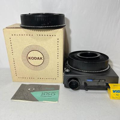 Kodak Carousel Projector Lot - Model 850, User Manual, and Extra Lamp