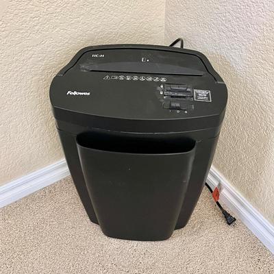  Fellowes Shredder Lot - Model H-11C, Home Office Essential