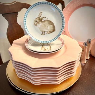 Bunny dessert plate sitting on pink dinner plate and gold charger