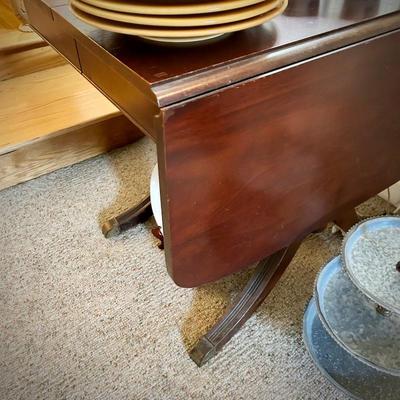 Vintage drop-leaf table