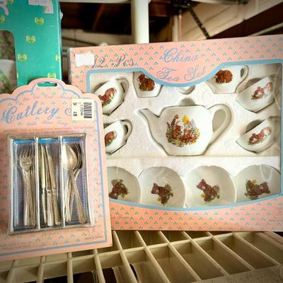 Vintage child's teaset