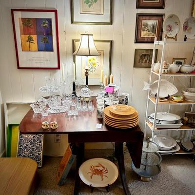 Vintage drop-leaf table