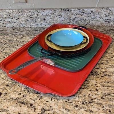 Lot #B76 - Red Ceramic Baking Pan, OrGREENic Non-Stick Grill Pan, Mid Century Caravelle Enamelware Sizzling Servers Nesting Pans