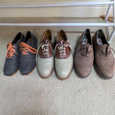 Lot #B61 - Men's Shoes: Tom's, Dexters, Levi Transits