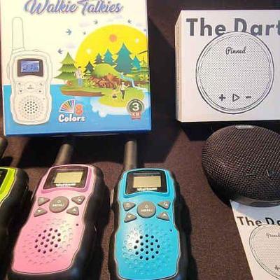 TII138 - Bluetooth Speaker and Walkie Talkies 