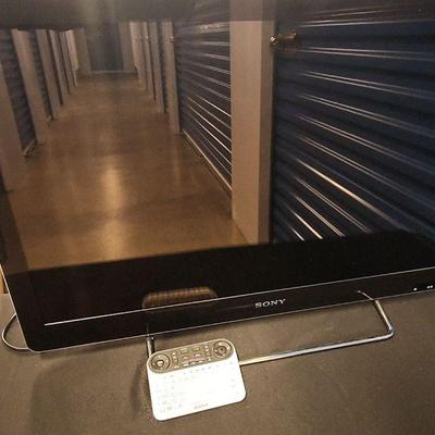 TII123 - Sony 31.5" Internet TV