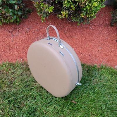 Vintage Tiara American Tourist era luggage in great shape. $35