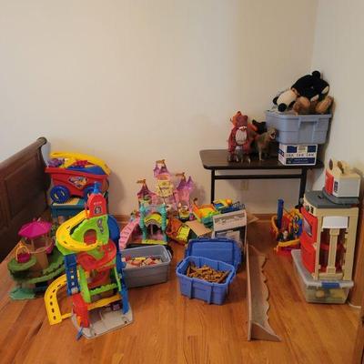 Various kids toys.
Assorted pricing all under $10