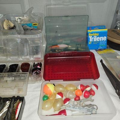 Vintage Fishing lures and bobbers 