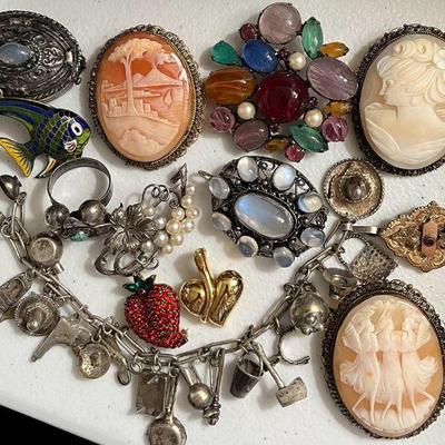 100's more pieces of jewelry to post. Watch for more photos to post.(ONLY ON SITE SALE HOURS)