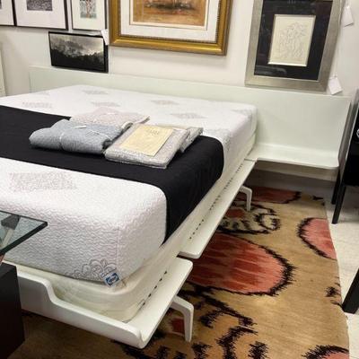 Modern platform bed - Queen