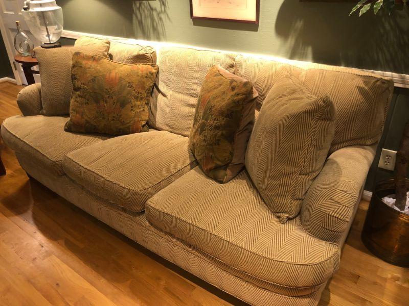 BEES KNEES ARE IN BRIARCLIFF!