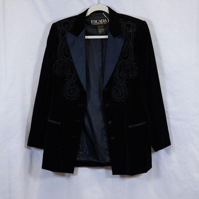 Come into our showroom October 4-6, 10am-5pm to purchase this item. 