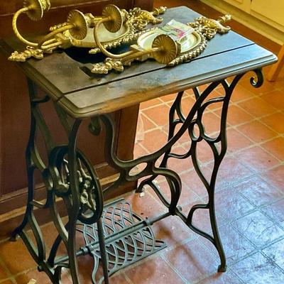 Singer sewing stand