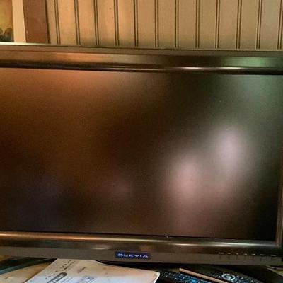 Tv in barn office