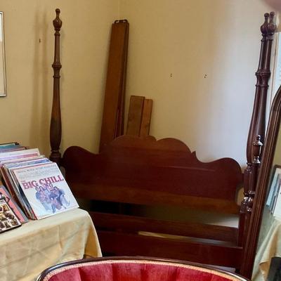 4 poster bed, records