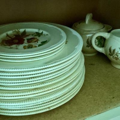 Clarice Cliff dinnerware