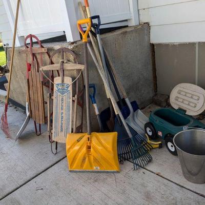 Estate sale photo