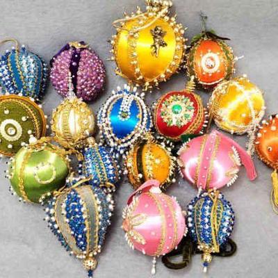 Ng072 17 hand crafted beaded christmas ornaments