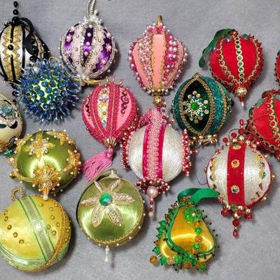 Ng022 16 hand crafted beaded ornaments