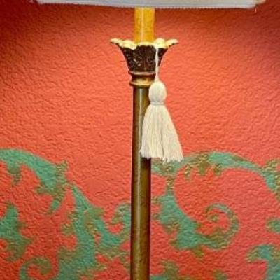 Vintage Resin Gold Tone Acanthus Leaf Table Lamp With White Shade