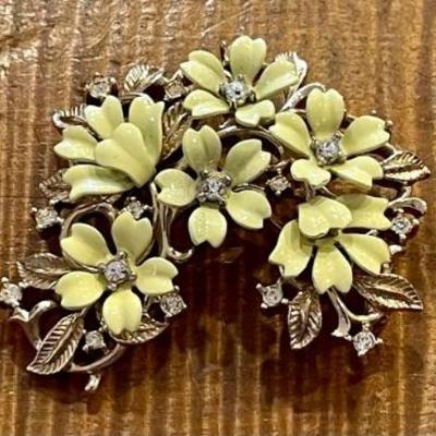 Vintage Trifari Yellow Enamel And Rhinestone Floral Pendant & Clip On Earrings 