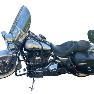 Single Owner 2003 Harley-Davidson FLHRCI Fuel Injected Road King Classic 100th Anniversary Edition