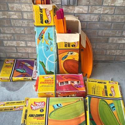 Vintage Hot Wheels Track And Box Lot - Working Battery Powered Super Charger