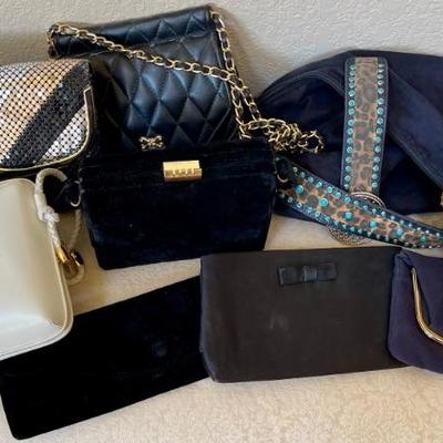 Lot Of Vintage Ladies Purses 