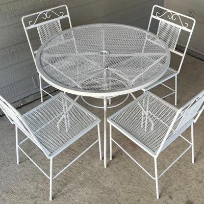 Vintage White Painted Wrought Iron Patio Set With 4 Chairs And Cushions