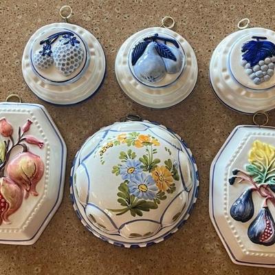 (6) Ceramic & Pottery Decorative Wall Hangings - Delft Blue & Italy 