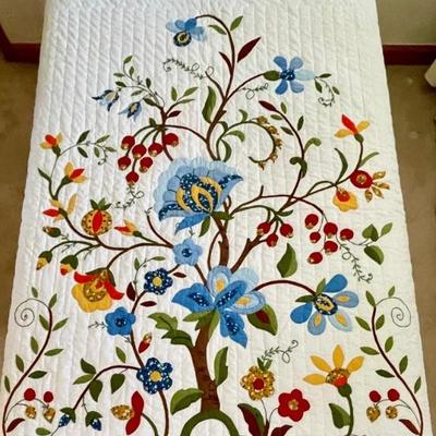 Vintage Hand Made Applique Floral Quilt 90" X 74" 