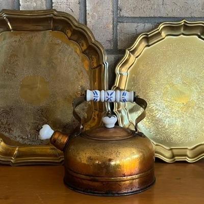 Vintage Porcelain Handled Copper Kettle With (2) Brass Platters - Reed & Barton And Hong Kong 