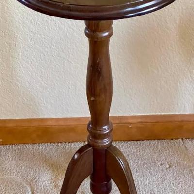 Christine's Kansas City Wood Round Top Side Table Or Plant Stand 