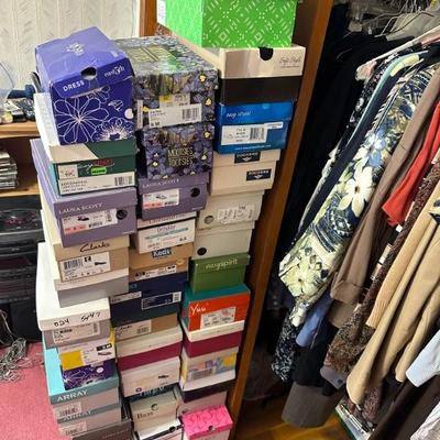 Shoes sizes 7 1/2 - 8 1/2 medium 